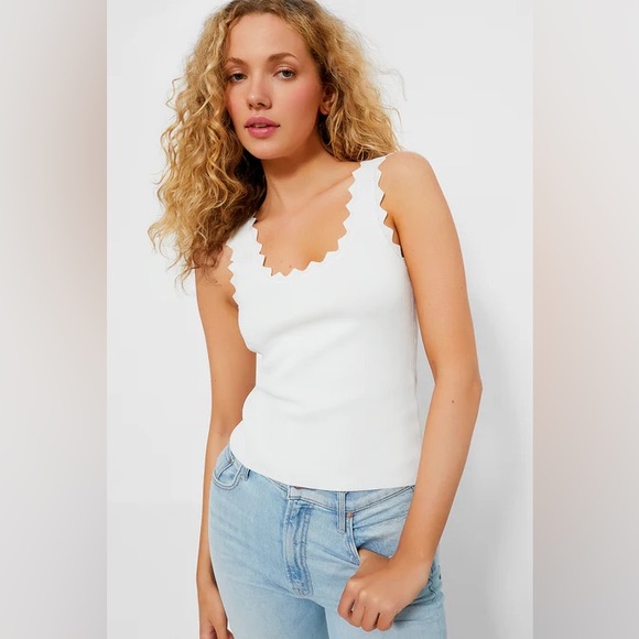 Tuckernuck Tops - NWT Tuckernuck White Scalloped Compression Tank Top